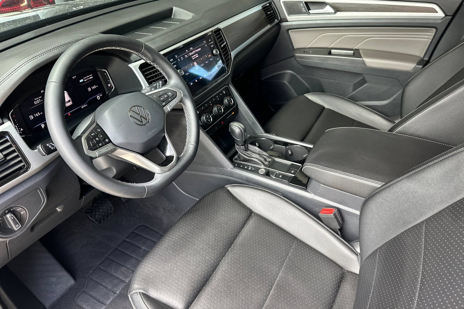 Used 2023 Volkswagen Atlas SE w/ Panoramic Sunroof Package FWD image 10