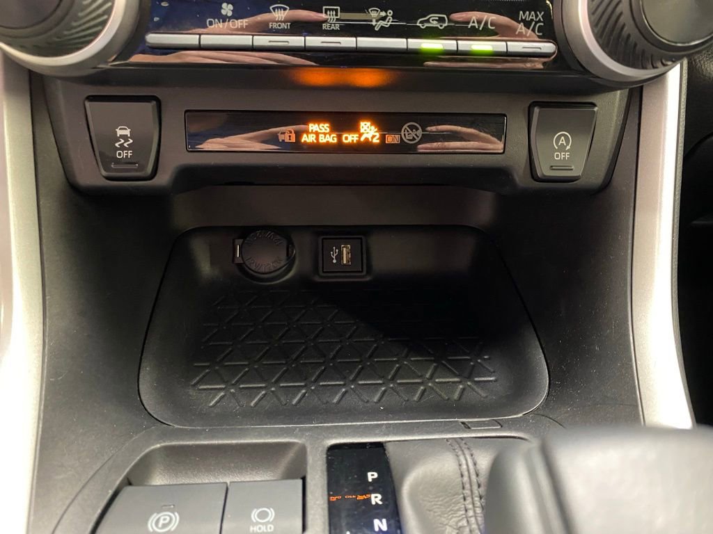 Used 2024 Toyota RAV4 LE image 28
