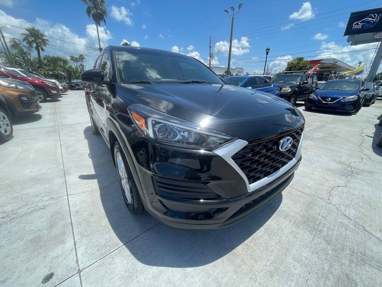 Used 2021 Hyundai Tucson SE AWD/4WD image 2