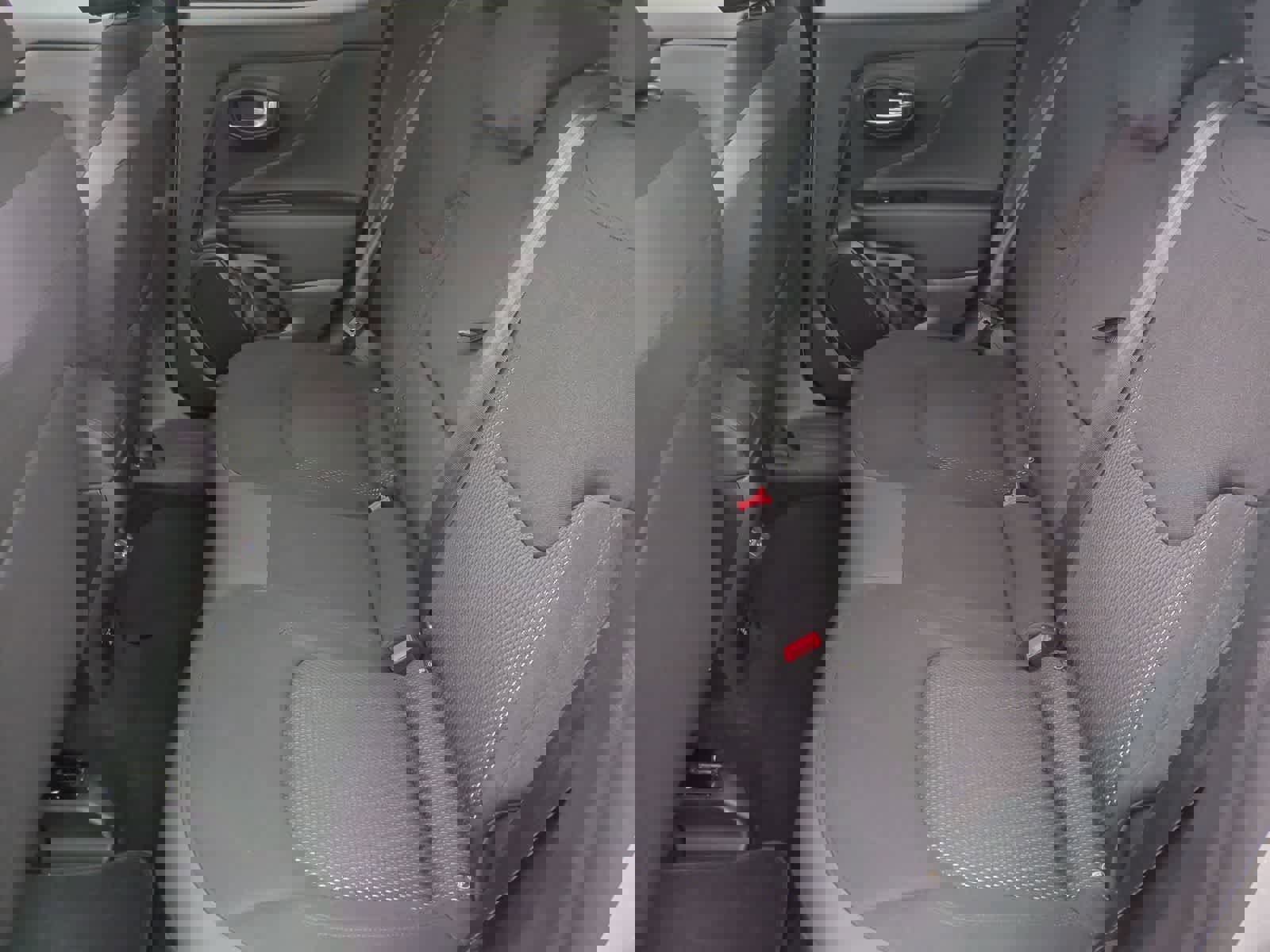 Used 2020 Jeep Renegade Altitude w/ UConnect 8.4 Nav Group image 20