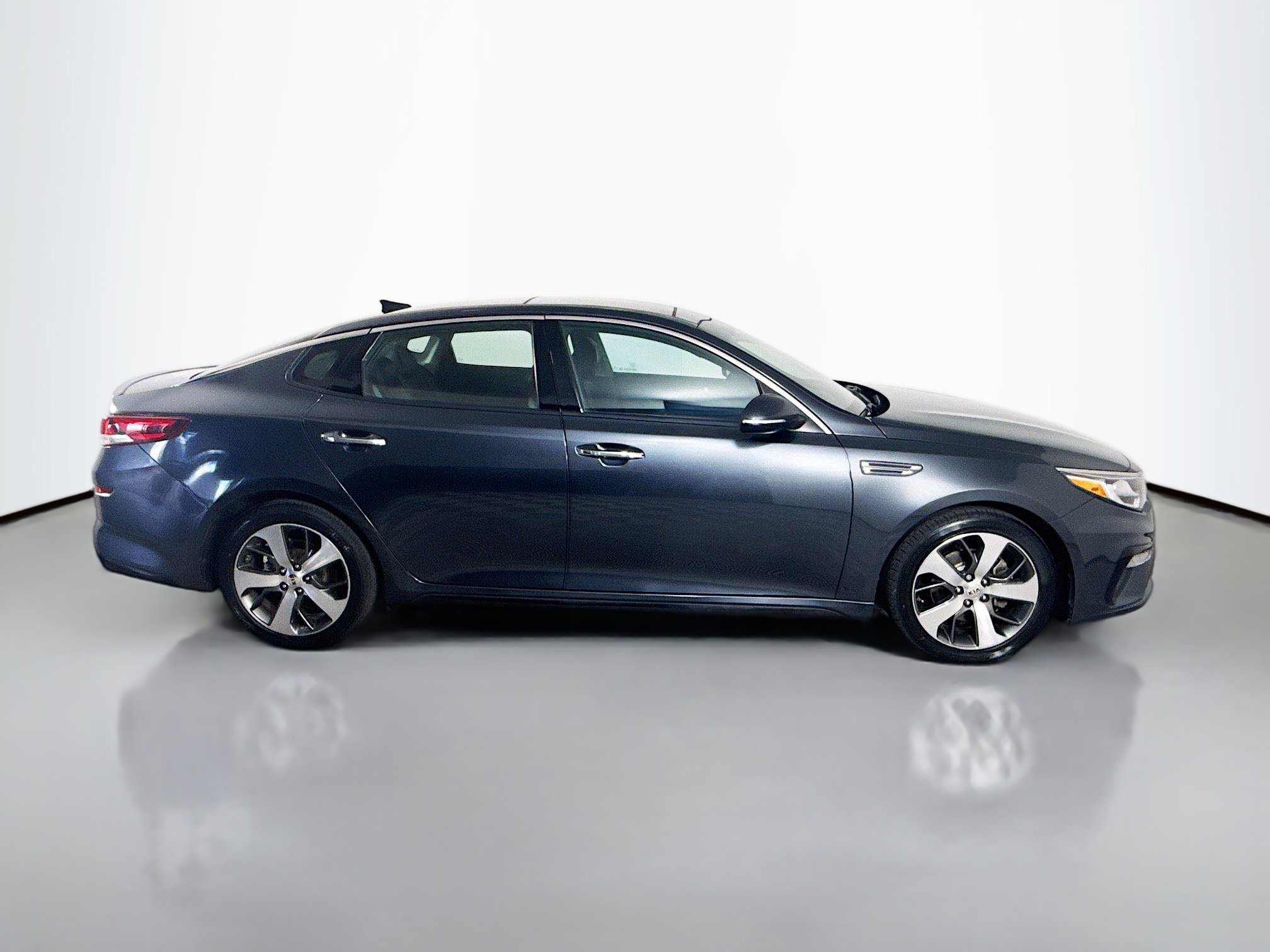 Used 2019 Kia Optima S w/ S Panoramic Sunroof Package image 11