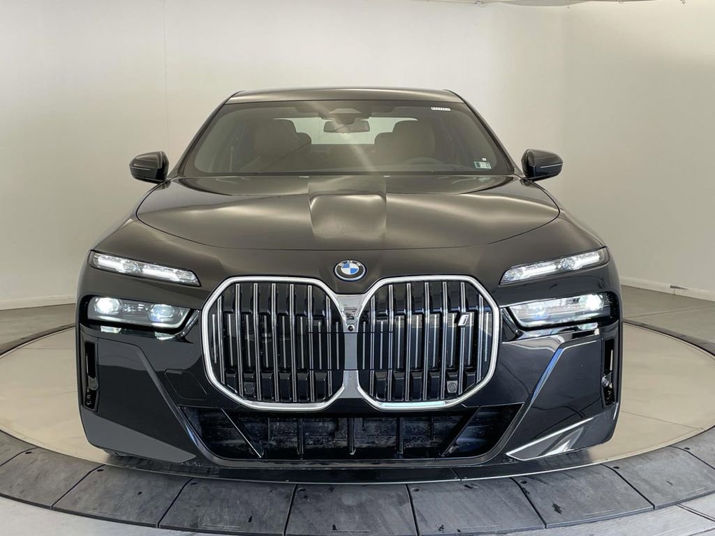 New 2026 BMW i7 xDrive60 w/ Executive Package AWD/4WD image 8