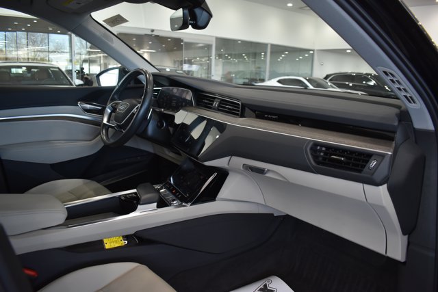 Used 2024 Audi Q8 e-tron Premium Plus AWD/4WD image 26