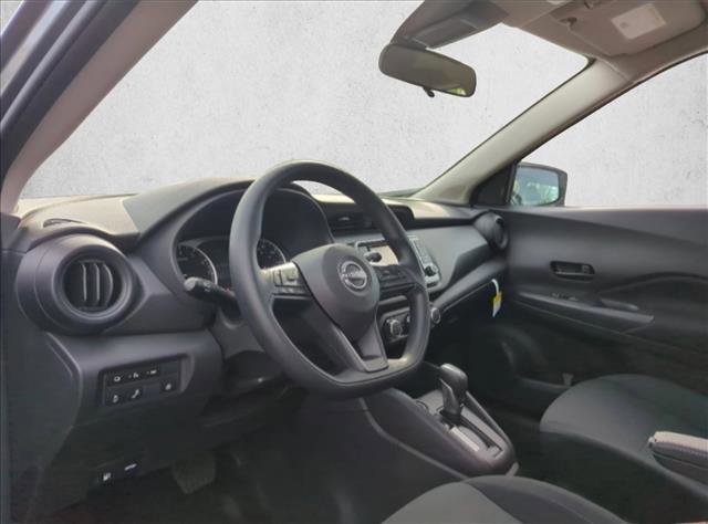 Used 2025 Nissan Kicks Play S image 3