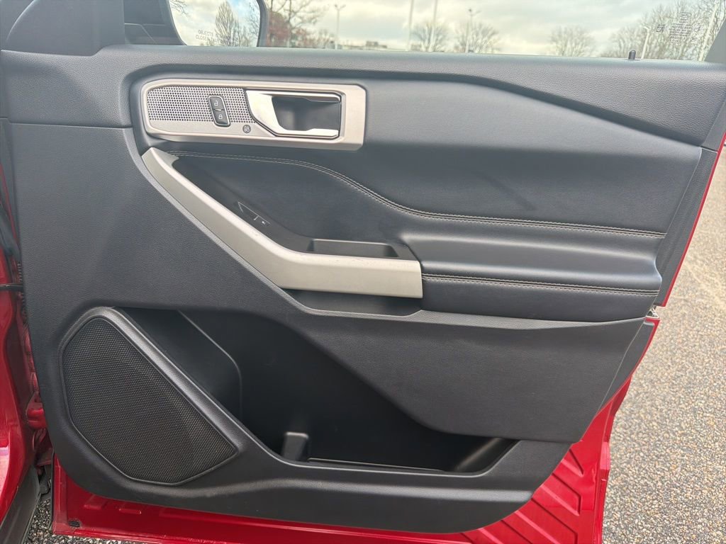 Used 2020 Ford Explorer Limited w/ Class III Trailer Tow Package image 24