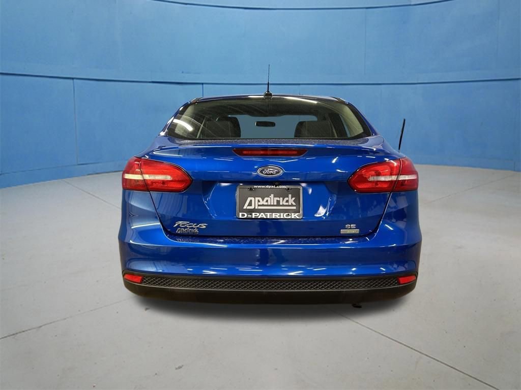 Used 2018 Ford Focus SE w/ SE Appearance Package image 10