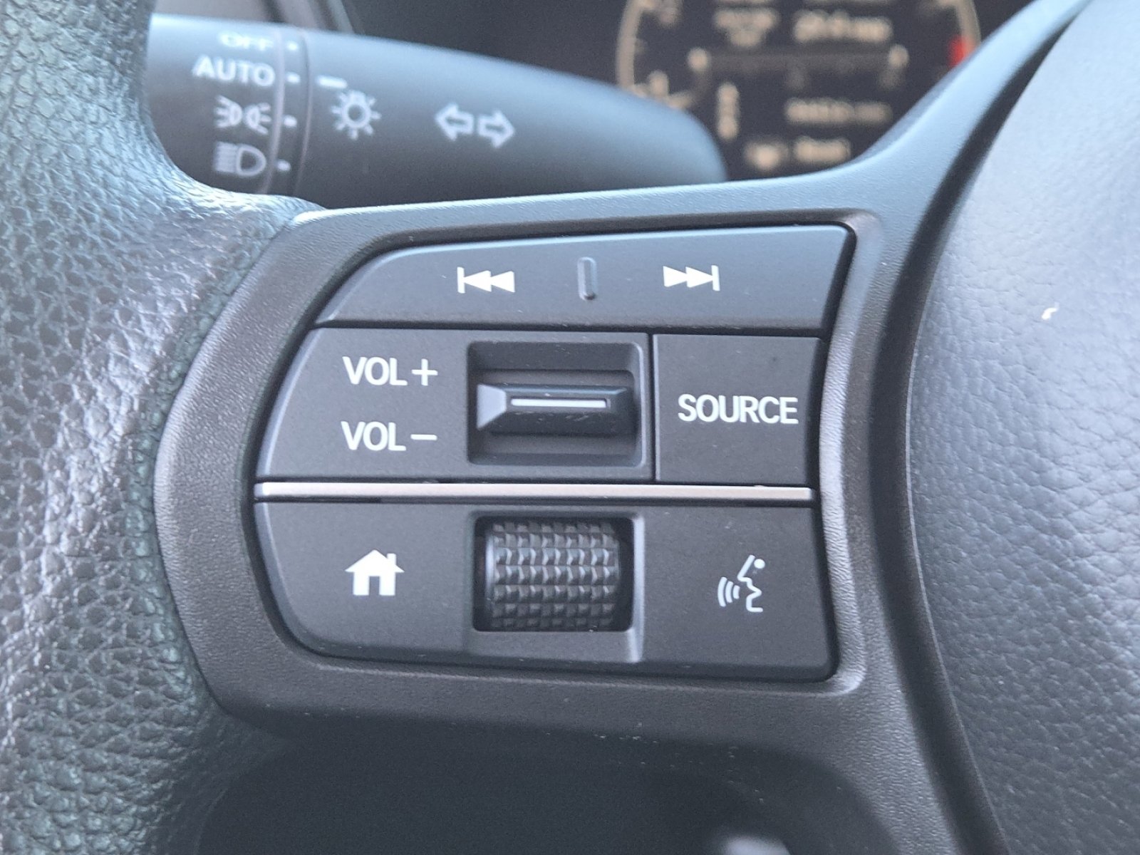 Used 2025 Honda CR-V LX image 31