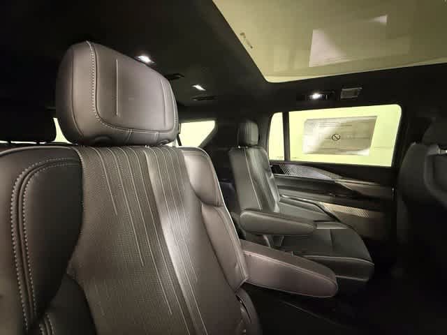 New 2026 Cadillac Escalade IQL Sport 2 w/ LPO, ONYX Package AWD/4WD image 30