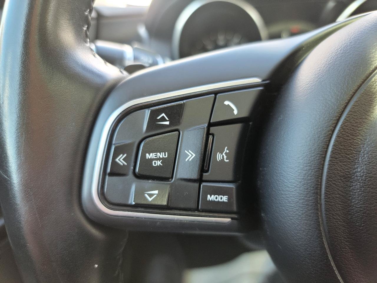 Used 2017 Jaguar XE Prestige RWD image 26