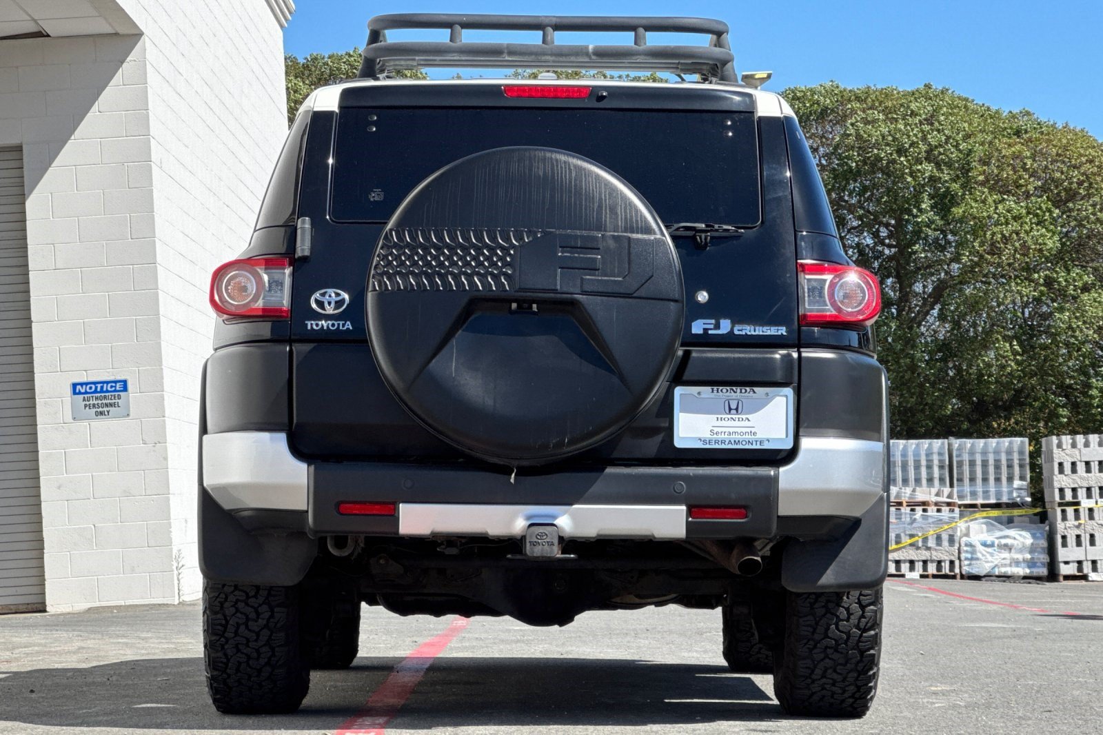 Used 2014 Toyota FJ Cruiser 4WD w/ Upgrade Package image 9