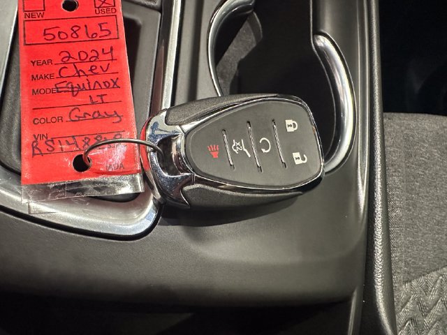 Used 2024 Chevrolet Equinox LT AWD/4WD image 15