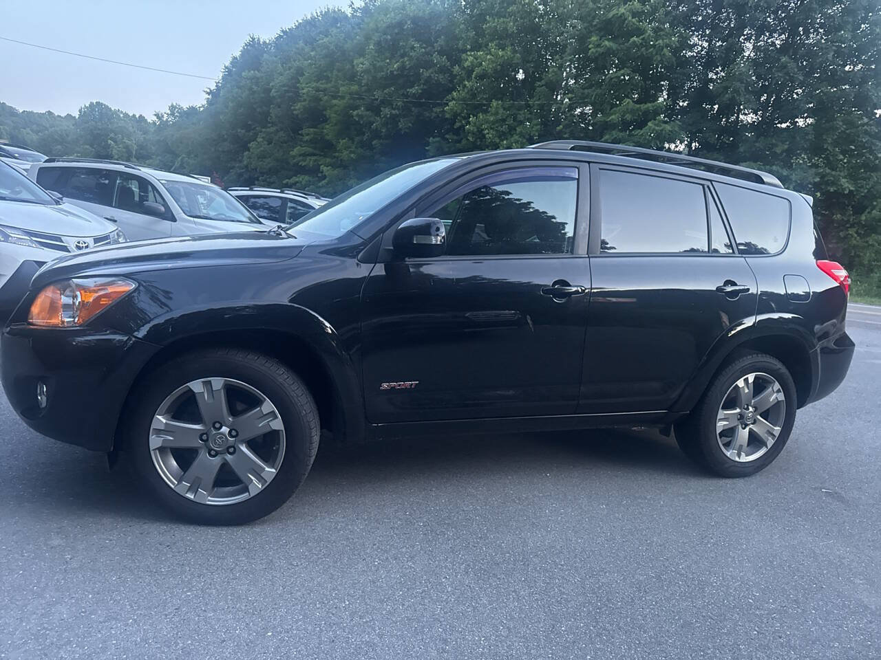 Used 2011 Toyota RAV4 Sport w/ Sport Appearance Pkg AWD/4WD image 3