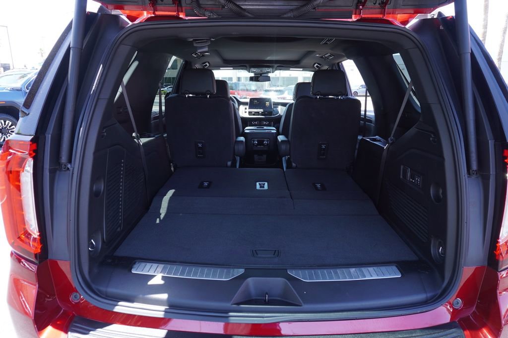 Certified 2024 GMC Yukon AT4 w/ Technology Package AWD/4WD image 8