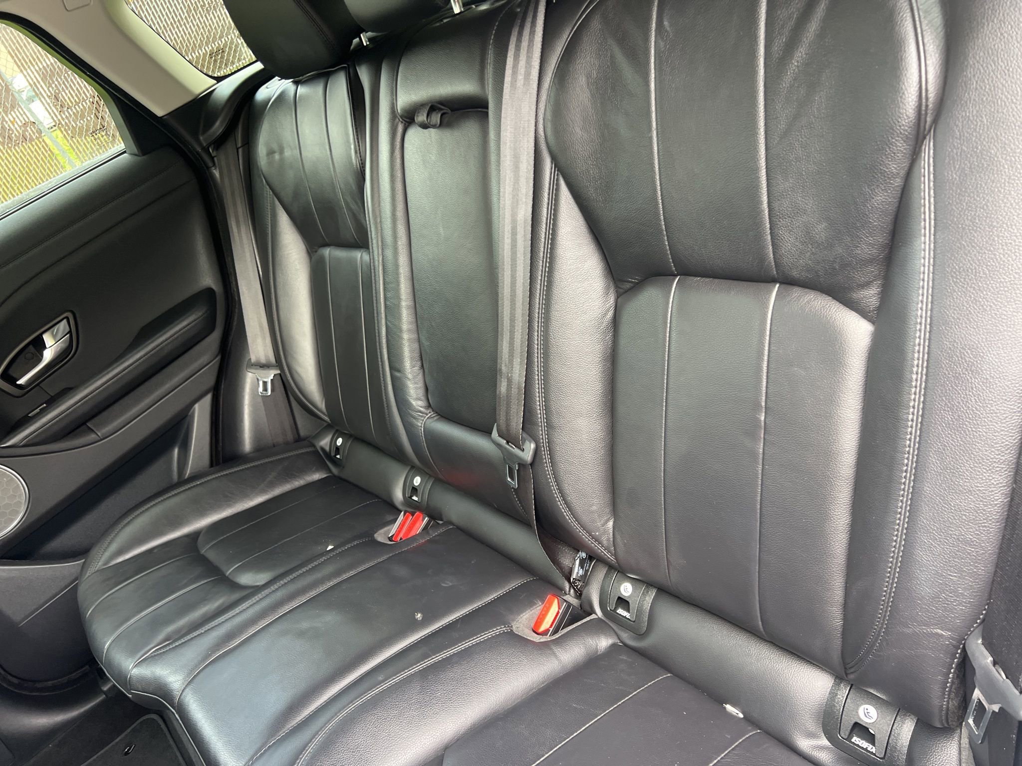 Used 2019 Land Rover Range Rover Evoque SE image 15