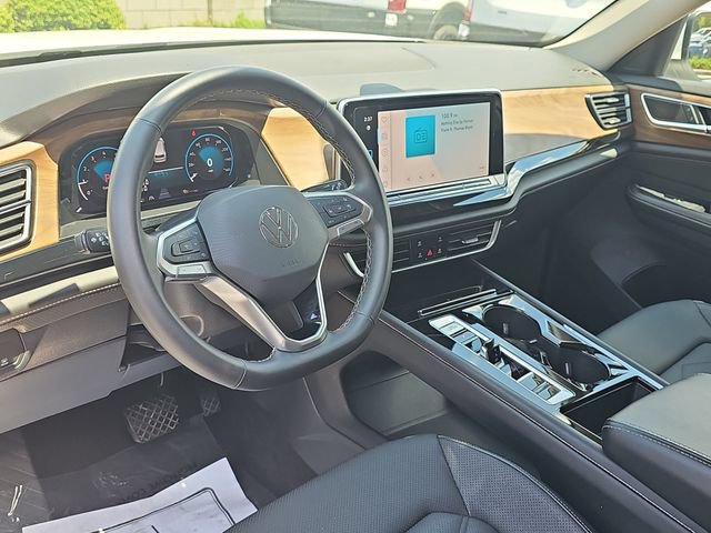 Used 2024 Volkswagen Atlas SE FWD image 17