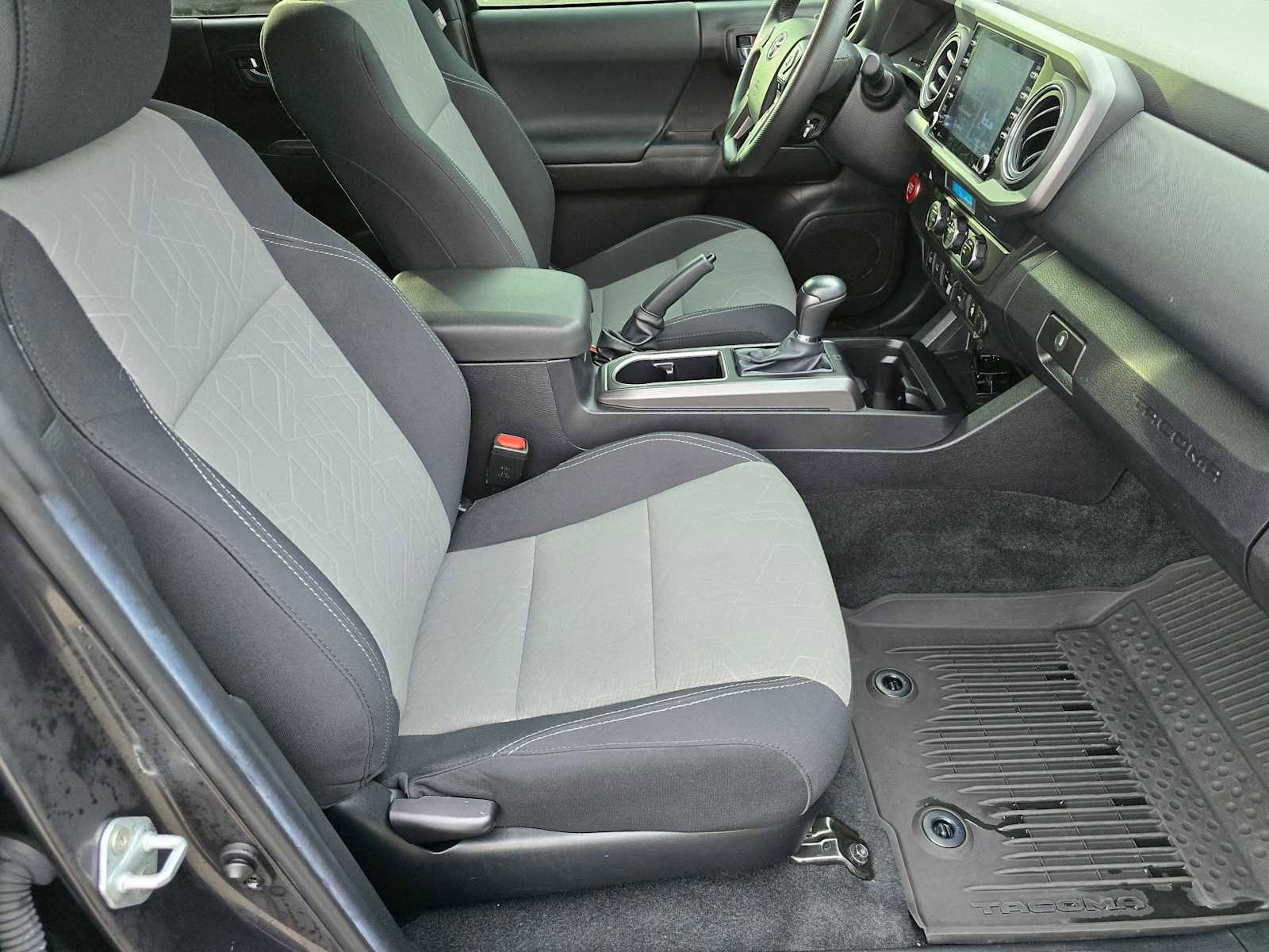 Used 2022 Toyota Tacoma TRD Off-Road image 12