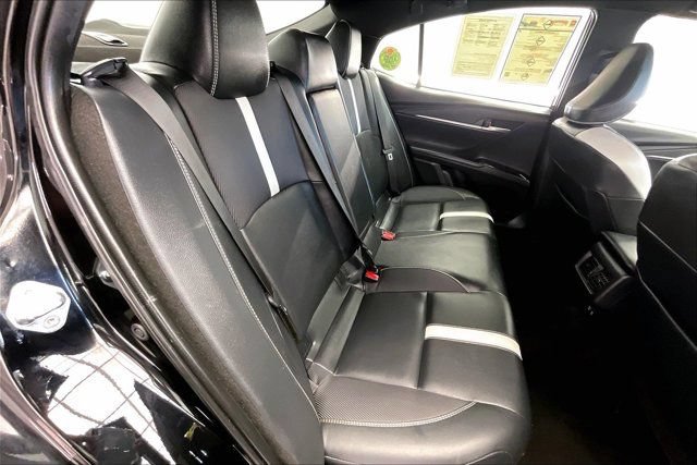 Used 2025 Toyota Camry SE FWD image 19
