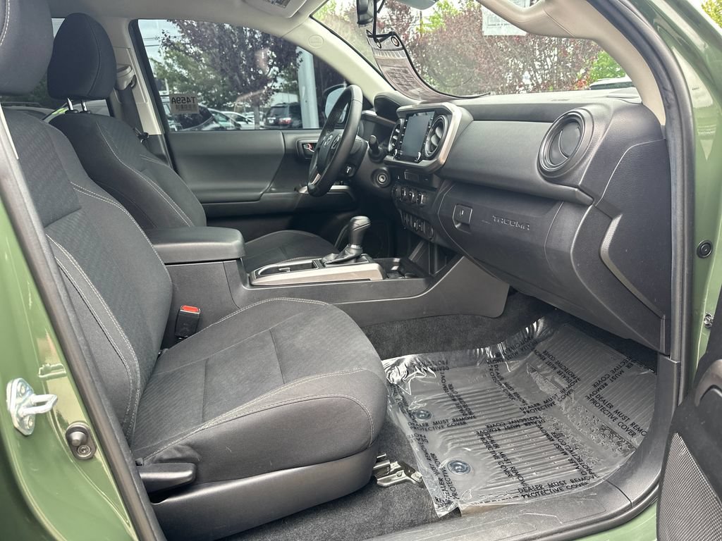 Used 2021 Toyota Tacoma SR5 w/ Trail Edition AWD/4WD image 17