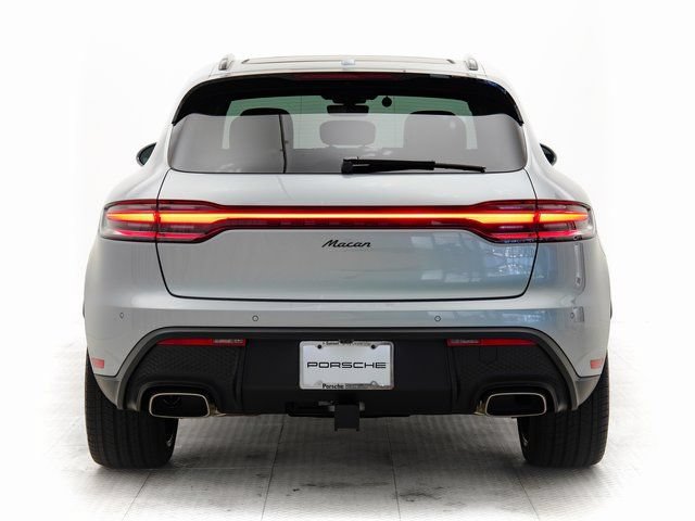 Certified 2025 Porsche Macan AWD/4WD image 33