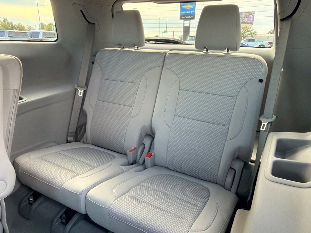 Used 2023 GMC Acadia SLE w/ Driver Convenience Package FWD image 15
