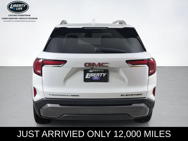 Used 2026 GMC Terrain Elevation w/ Elevation Premium Package AWD/4WD image 4