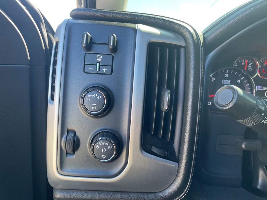 Used 2017 GMC Sierra 1500 SLE w/ Suspension Package, Off-Road image 12