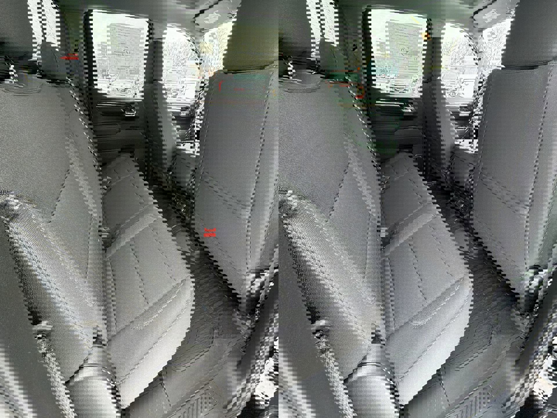 New 2026 GMC Sierra 1500 SLE image 25