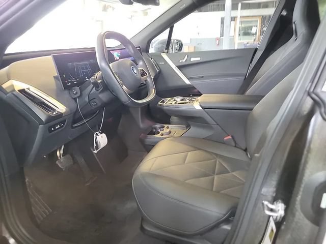 Used 2024 BMW iX xDrive50 w/ Premium Package AWD/4WD image 3