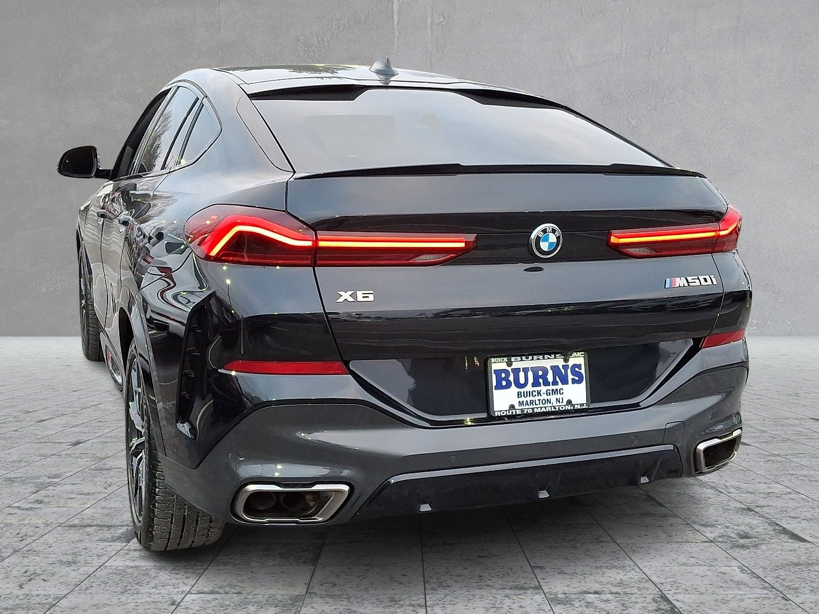 Used 2023 BMW X6 M50i w/ Executive Package image 8