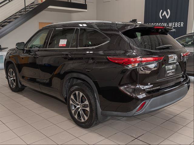 Used 2021 Toyota Highlander XLE AWD/4WD image 22