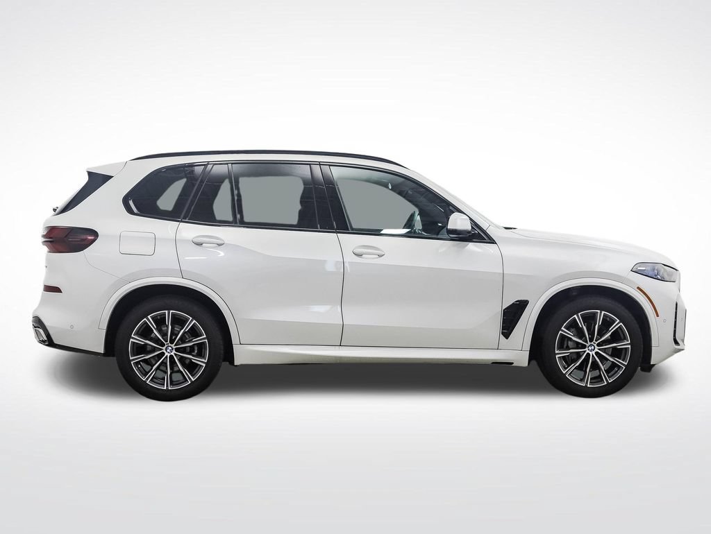 Certified 2026 BMW X5 xDrive40i w/ M Sport Package AWD/4WD image 6