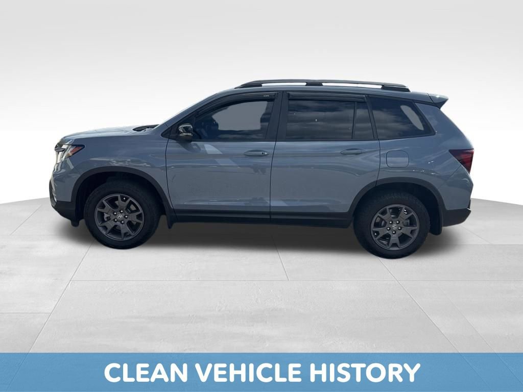 Used 2024 Honda Passport TrailSport image 3