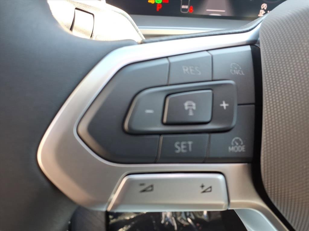 New 2025 Volkswagen Tiguan SE image 14