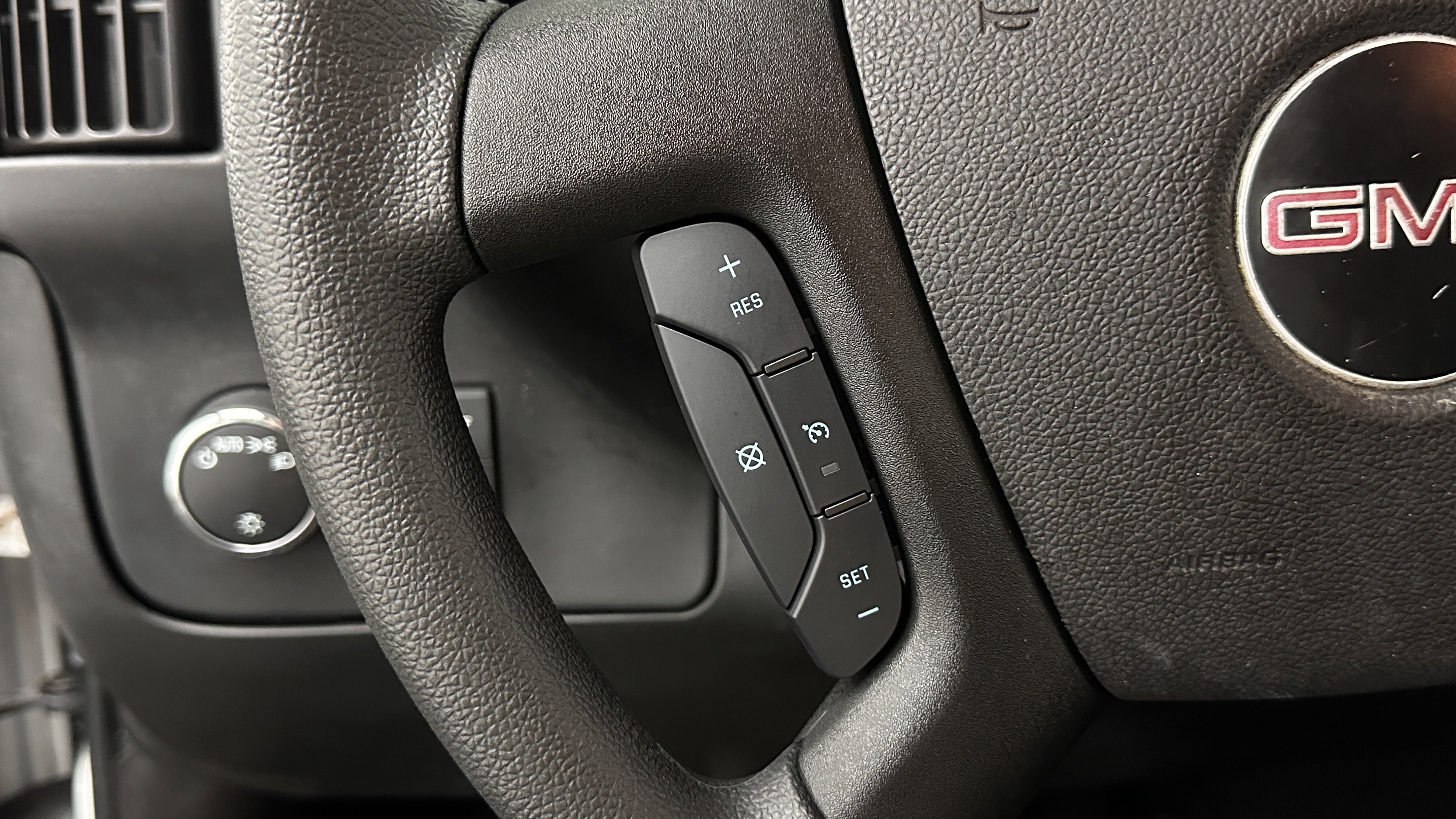 Used 2016 GMC Savana 2500 image 16