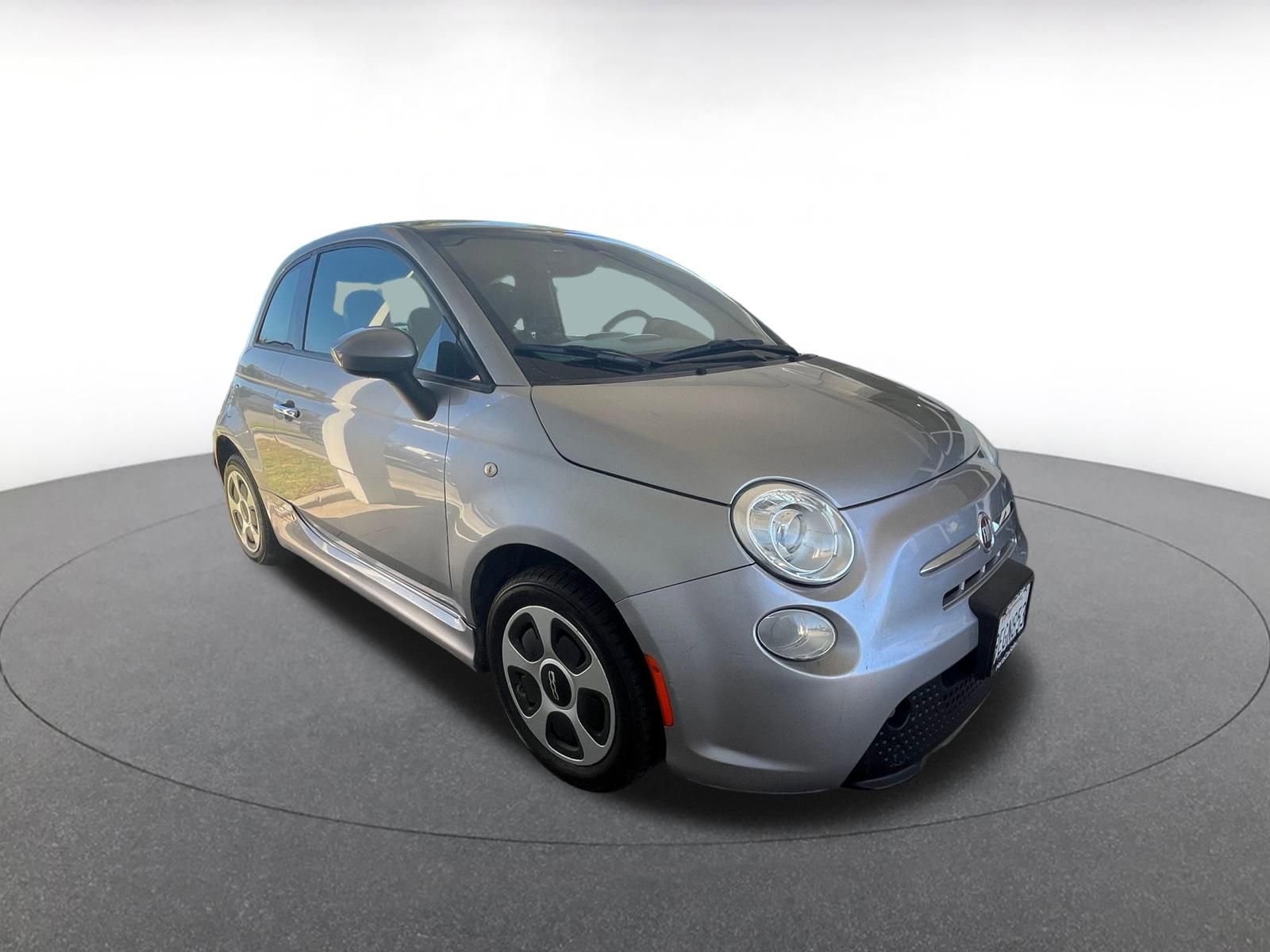 Used 2019 FIAT 500 e image 3