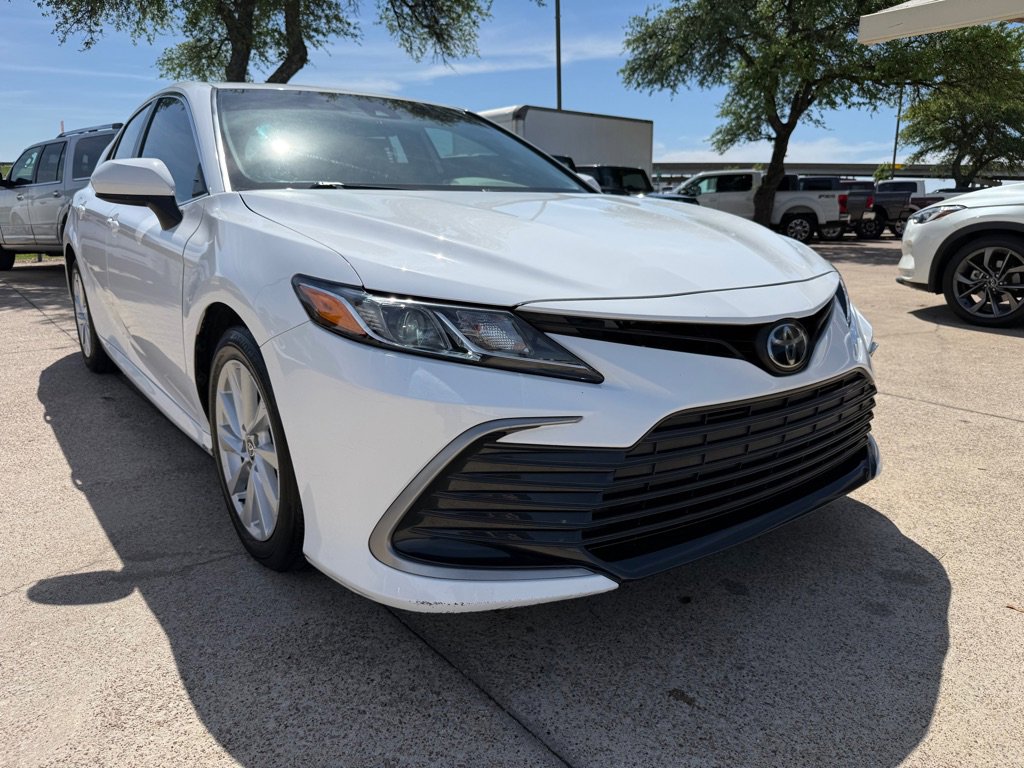 Used 2021 Toyota Camry LE FWD image 1