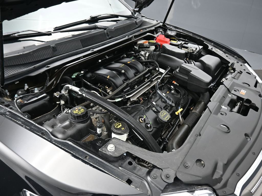 Used 2018 Ford Taurus SEL image 44