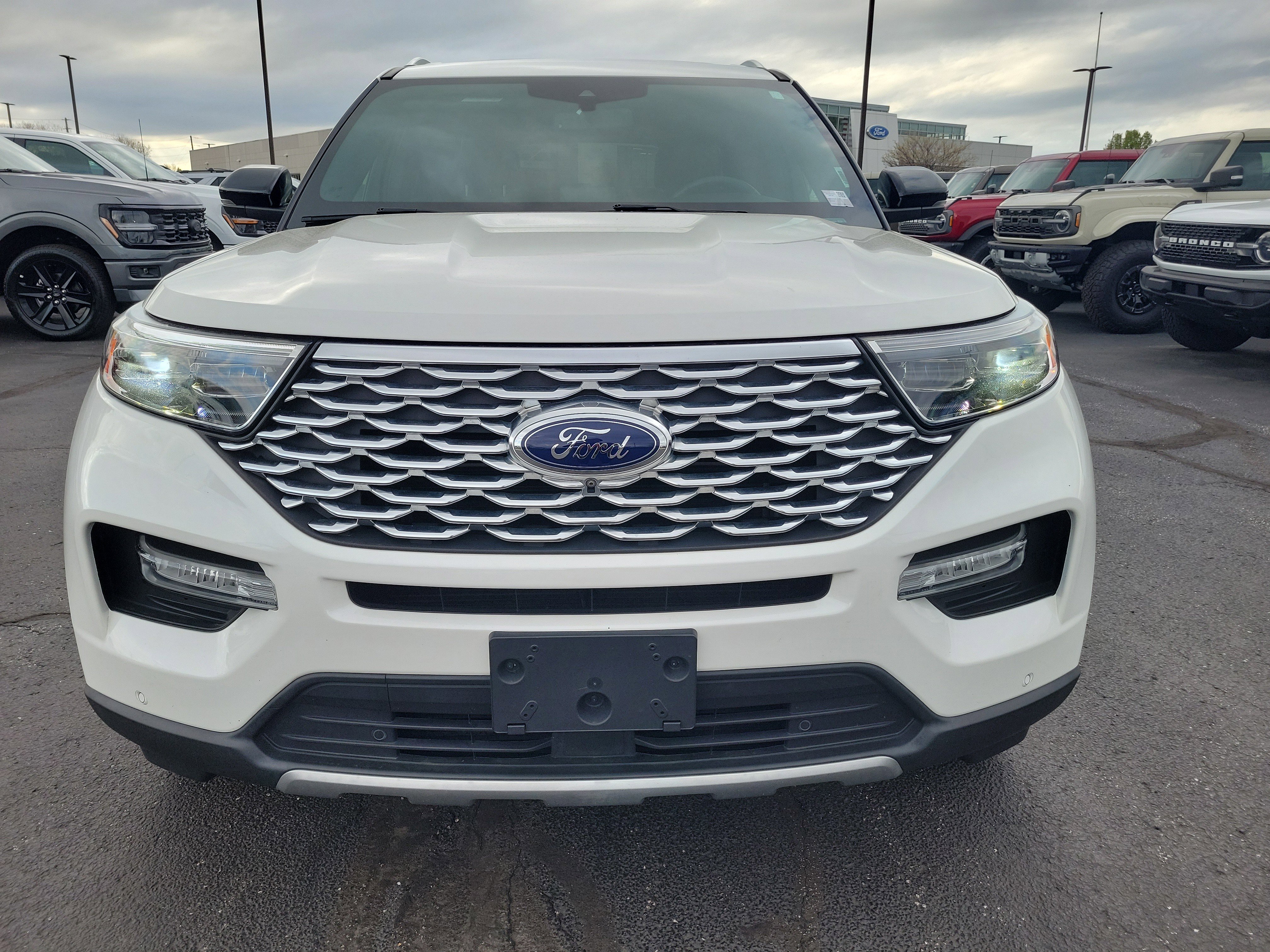 Used 2020 Ford Explorer Platinum w/ Premium Technology Package image 6