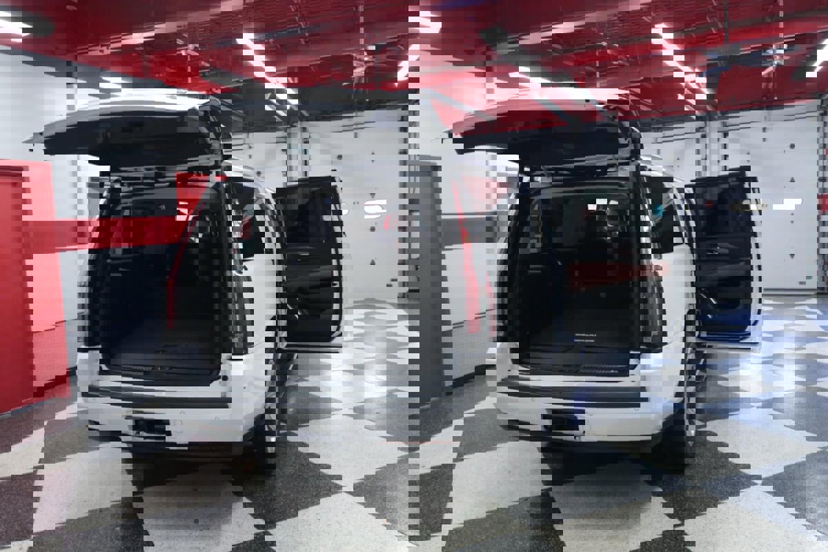 Used 2019 Cadillac Escalade ESV Premium Luxury image 29