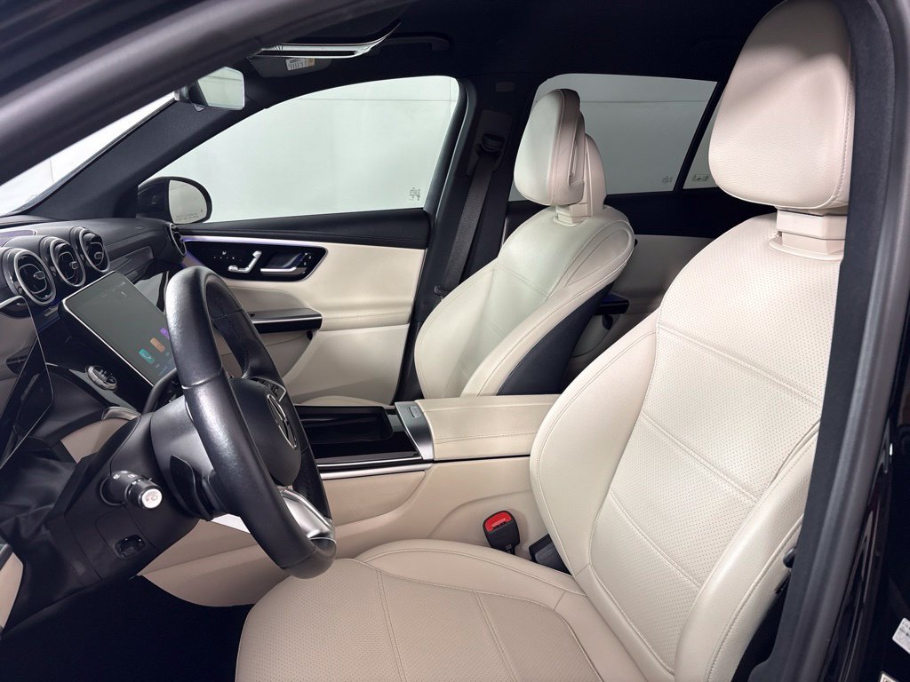 Used 2025 Mercedes-Benz GLC 300 image 29
