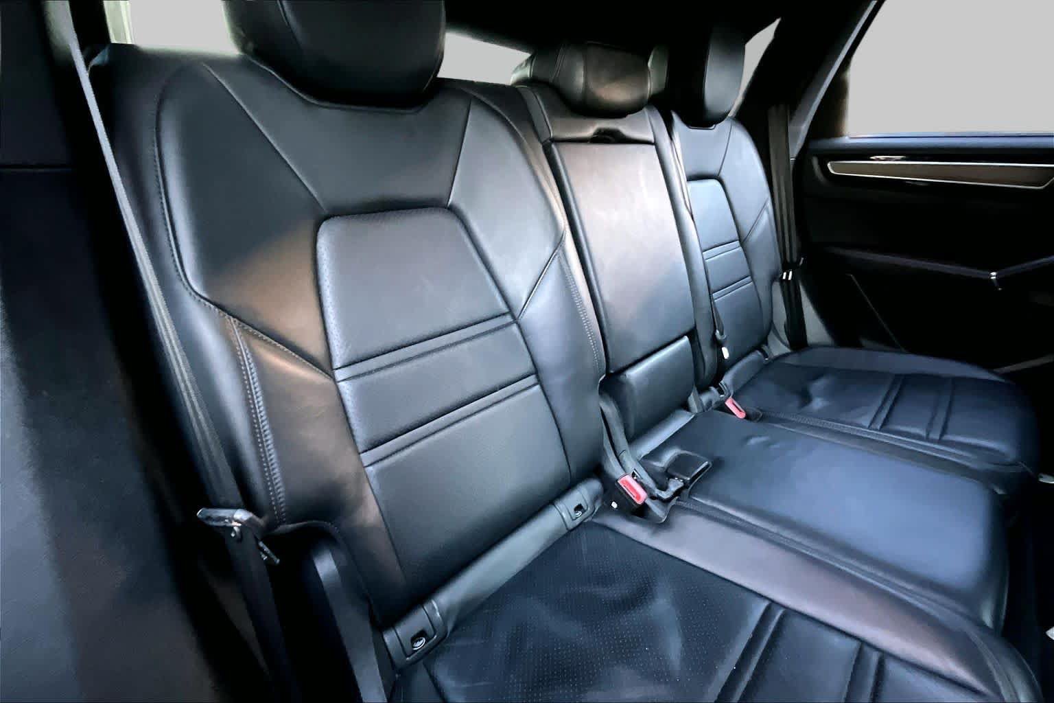 Used 2019 Porsche Cayenne AWD/4WD image 19