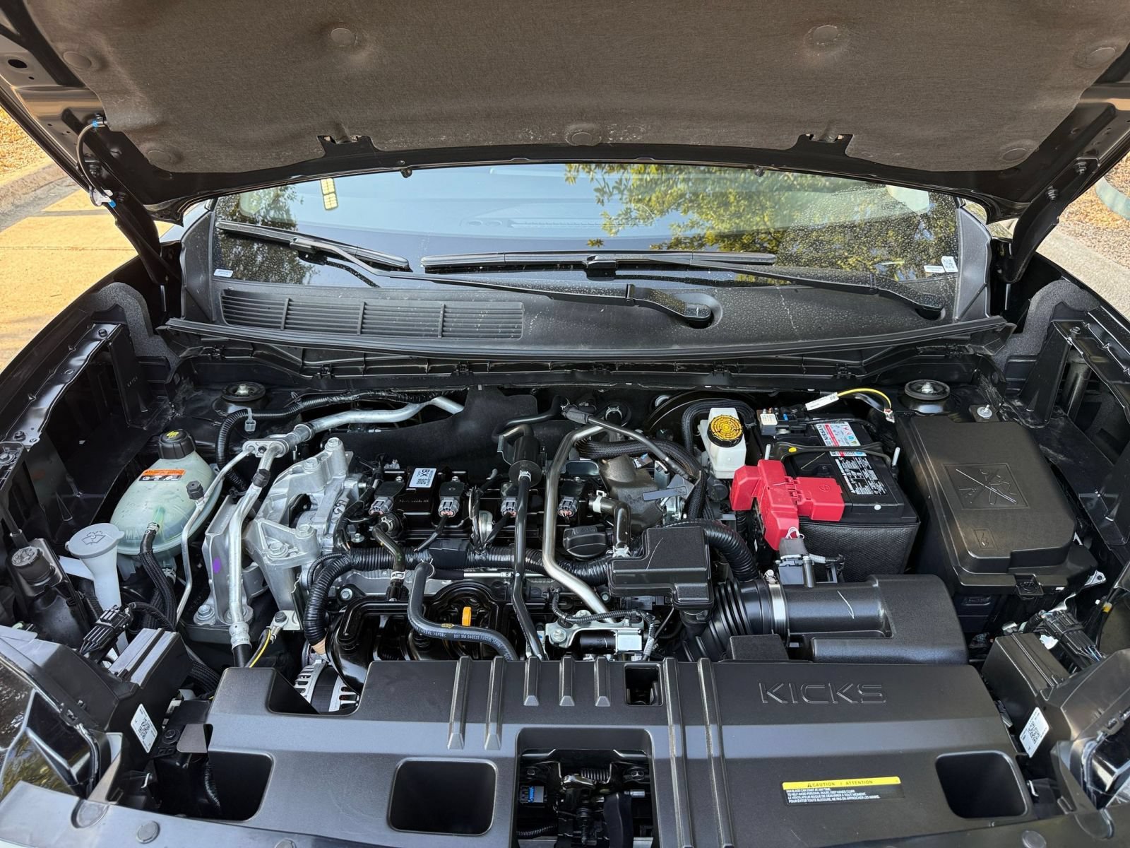Used 2026 Nissan Kicks SR AWD/4WD image 31