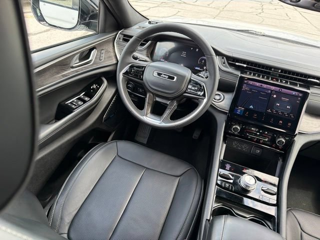 Used 2023 Jeep Grand Cherokee L Overland AWD/4WD image 23