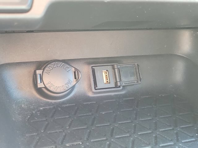 Used 2021 Toyota RAV4 XLE FWD image 27