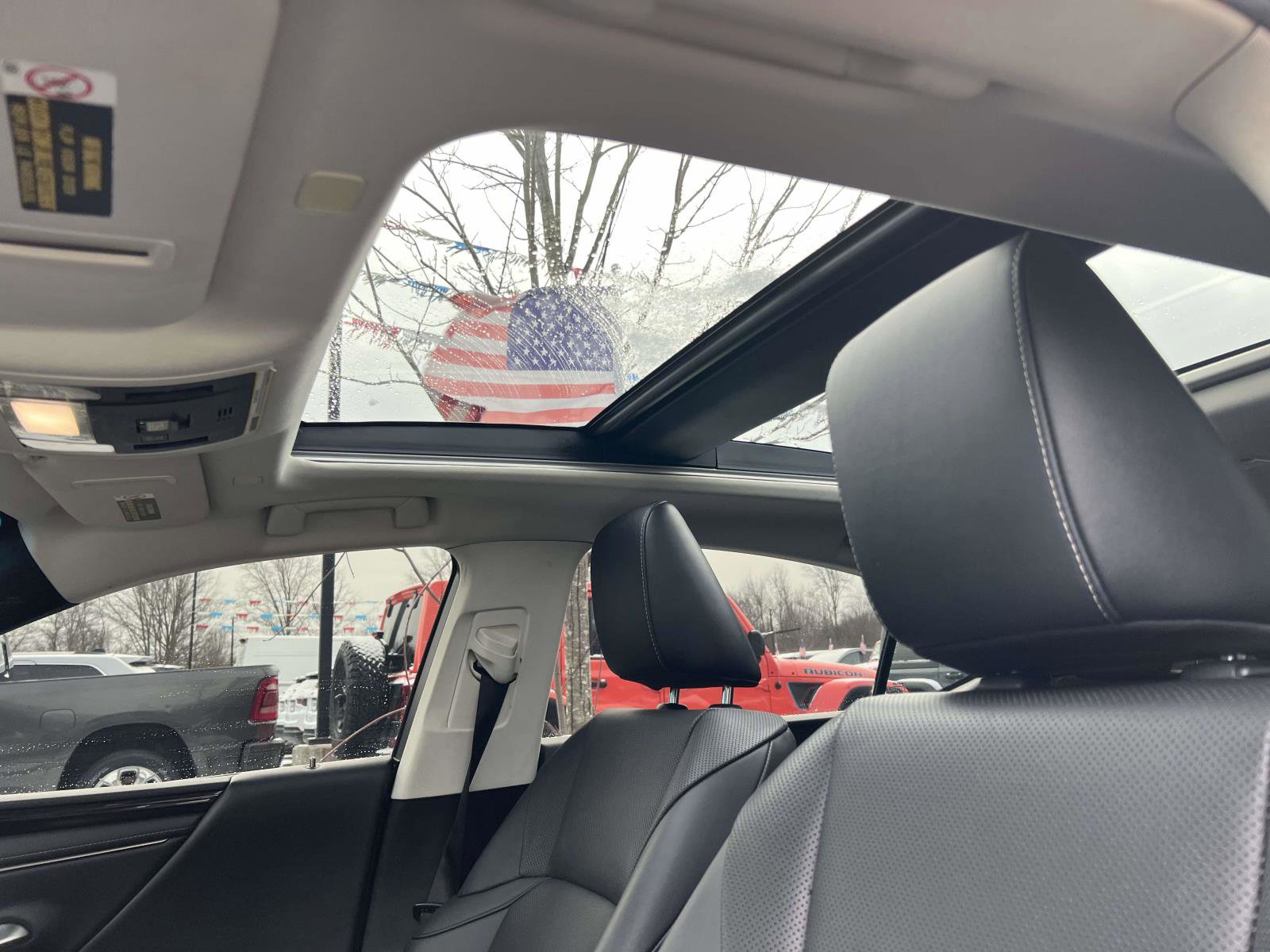 Used 2021 Lexus ES 350 w/ Premium Package image 26