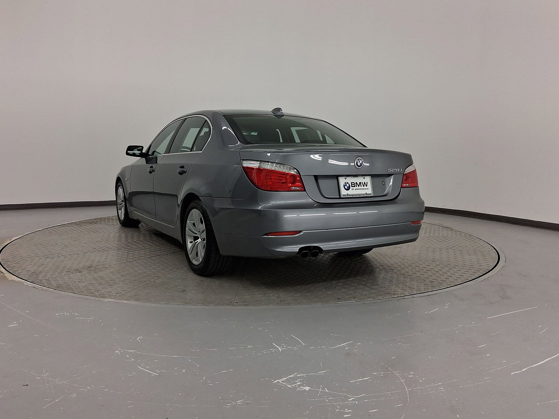 Used 2010 BMW 528i Sedan image 3