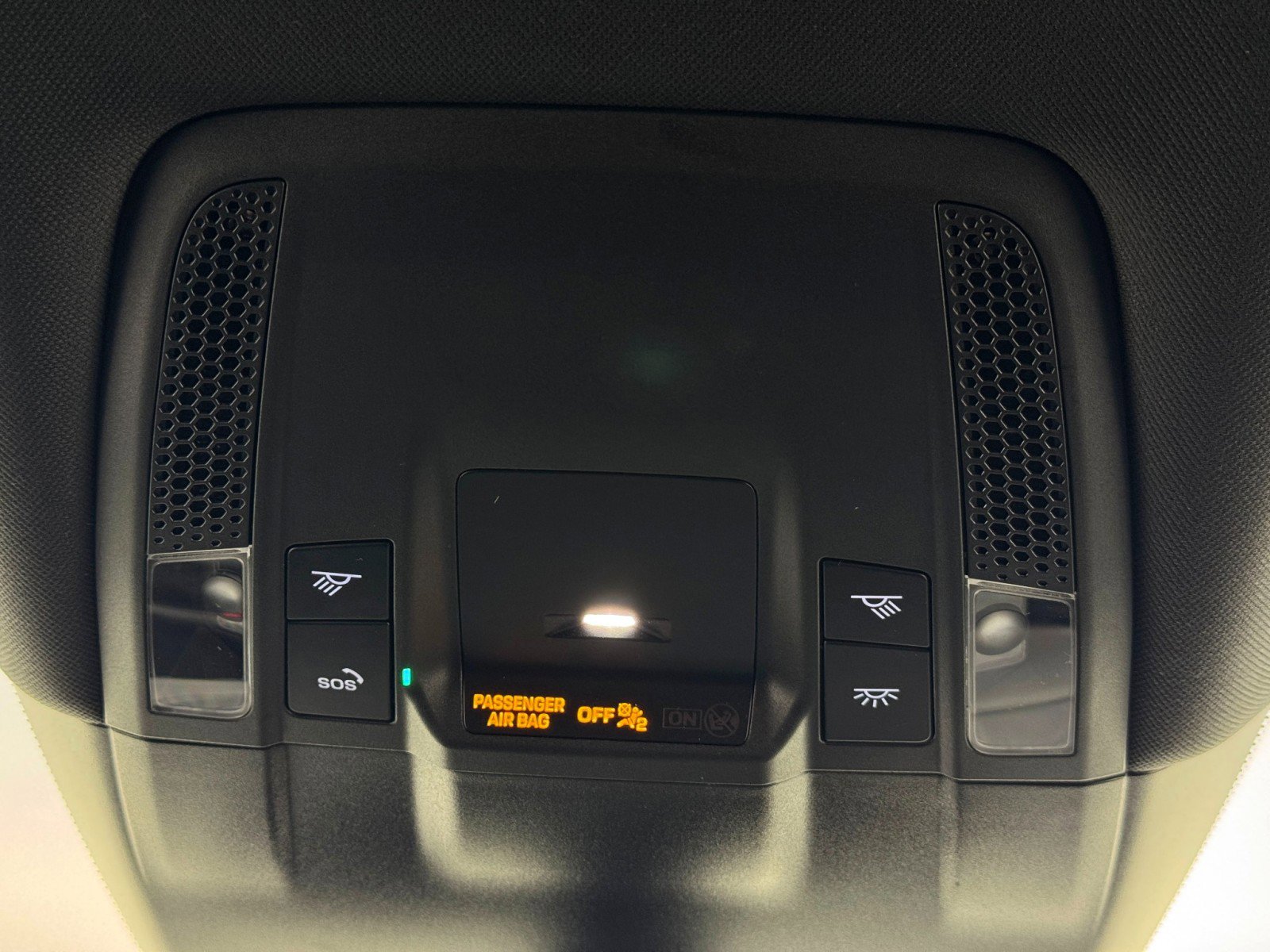 Used 2020 Porsche Taycan 4S w/ Premium Package image 34