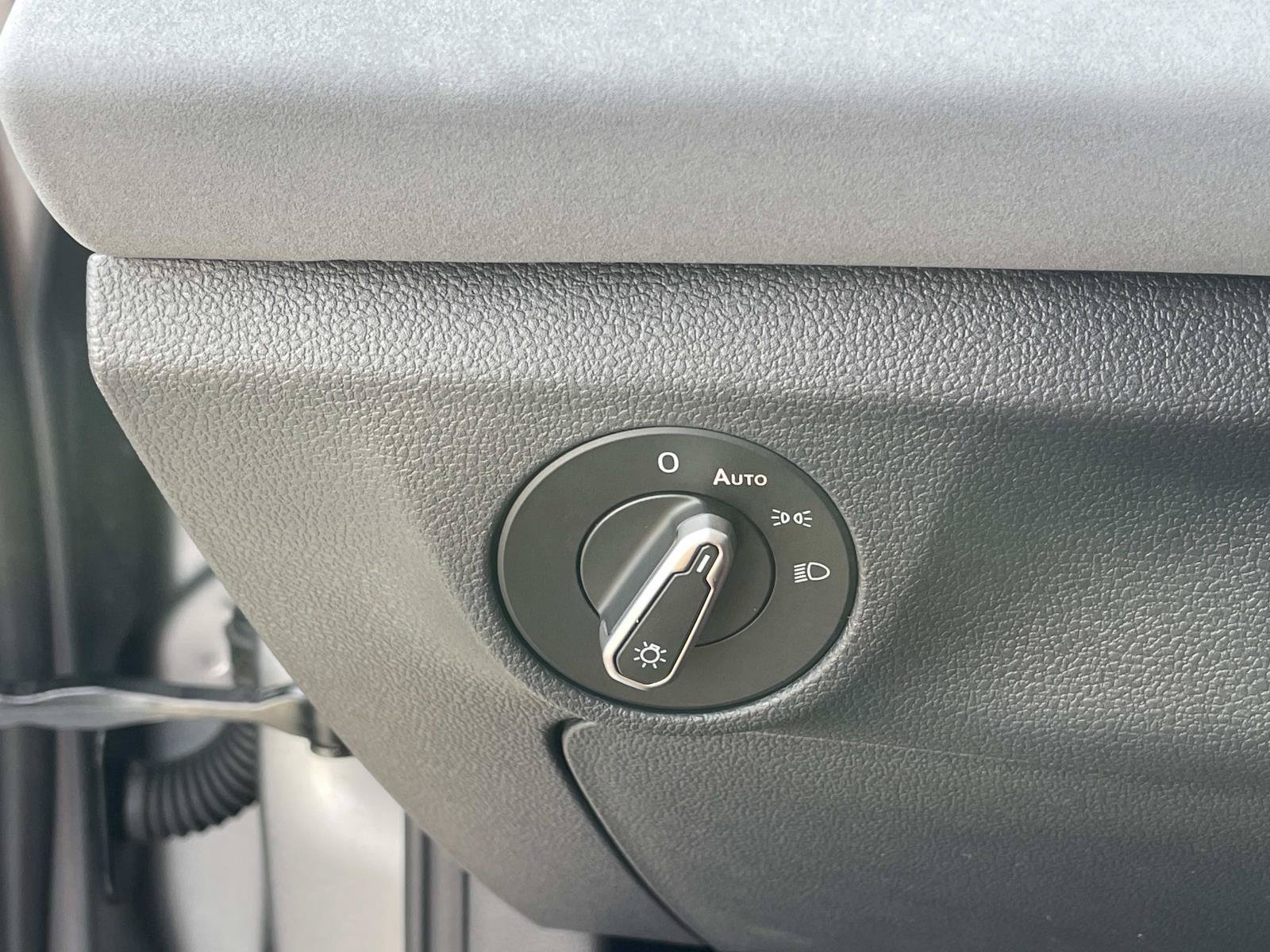 New 2026 Volkswagen Jetta SE FWD image 19