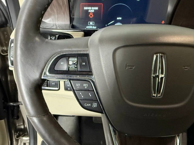 Used 2020 Lincoln Navigator L Reserve w/ Luxury Package AWD/4WD image 17