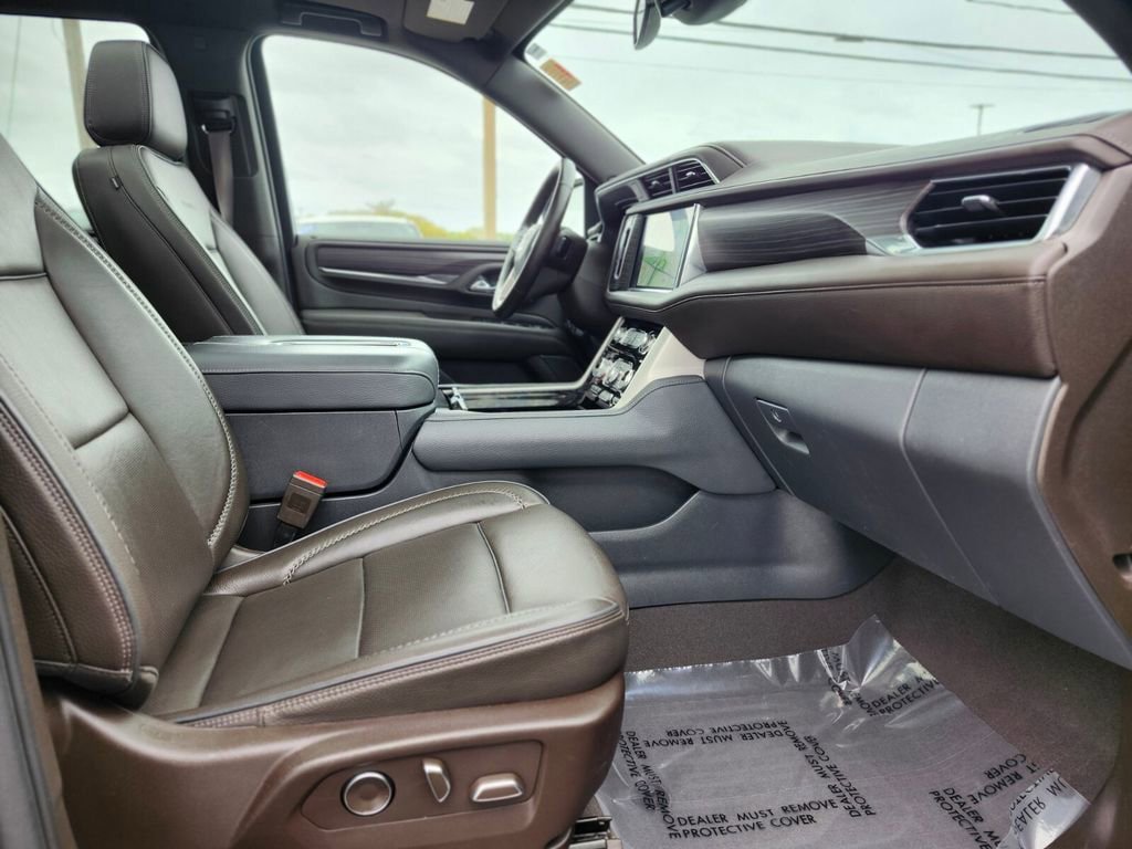 Used 2023 GMC Yukon Denali w/ LPO, Floor Liner Package AWD/4WD image 9